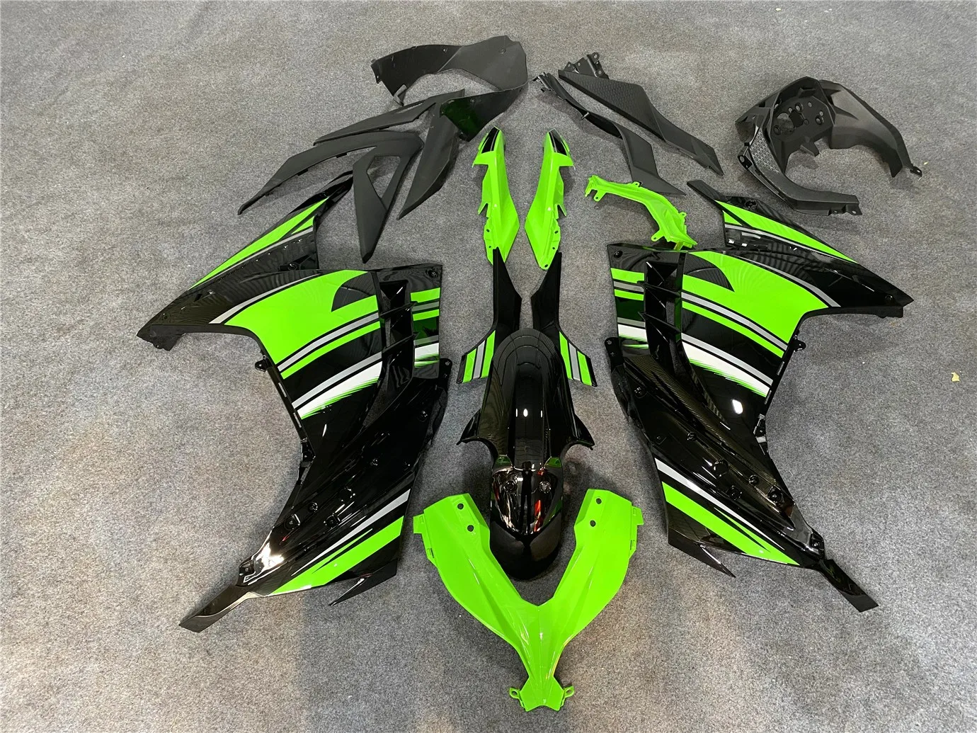 Kit Carene Moto Adatto per Ninja 250 Ninja 300 Anni 13-17 EX250 EX300 2013 2014 2015-2017 Carene Verde Nero