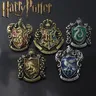 Hali Hogwarts School Badge spilla Wizardry Malfoy Dumbledore Slytherin Family spilla Pins Hogwarts