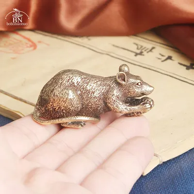 Figurines