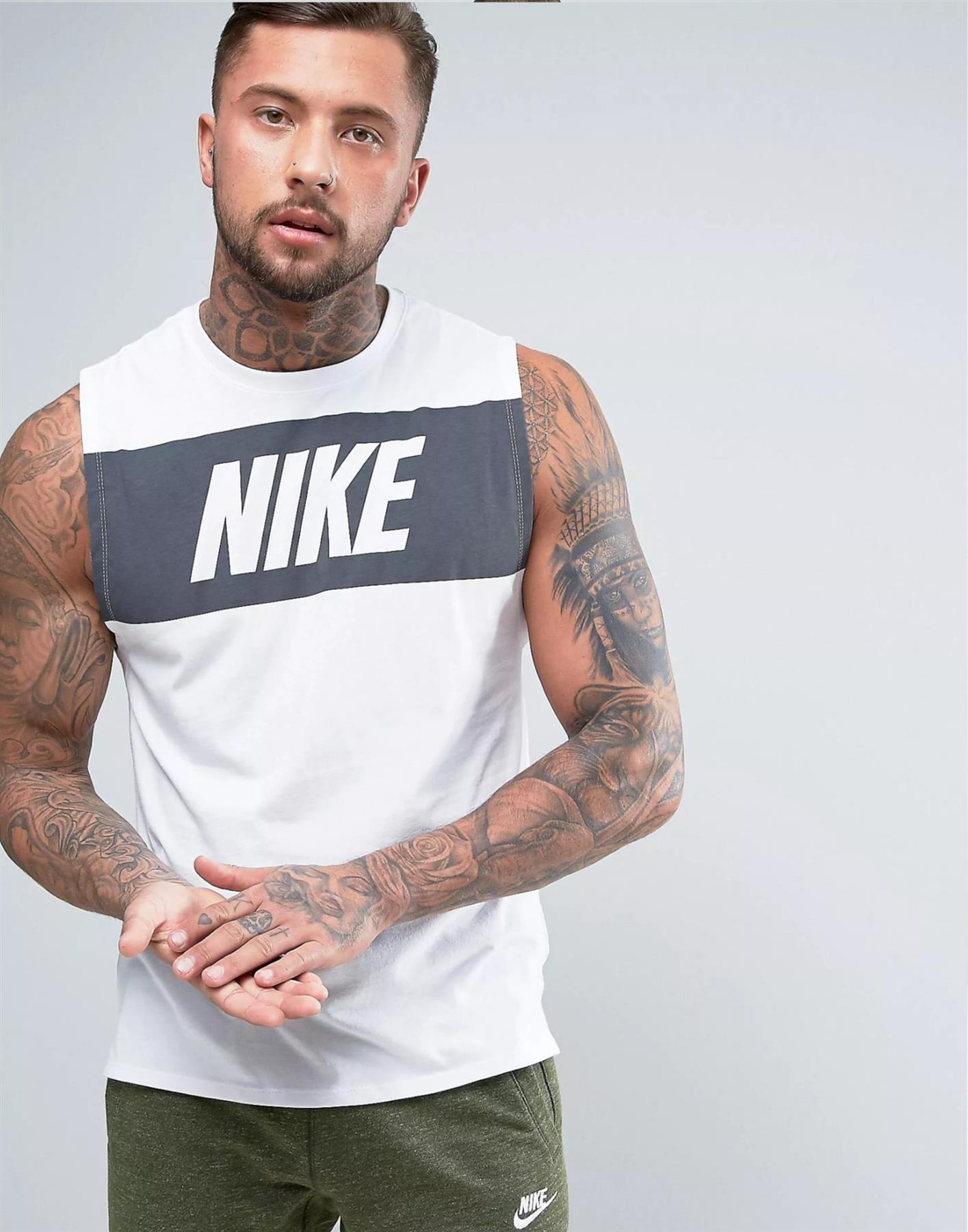 Nike Herren Retro Logo Weste In Weiß Image