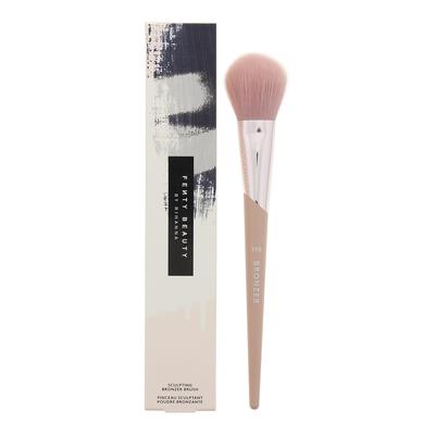 Fenty Beauty Womens Sculpting Bronzer Brush 195 - NA - One Size | Fenty Beauty Sale | Discount Designer Brands