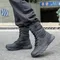 Scarpe sportive da alpinismo all
