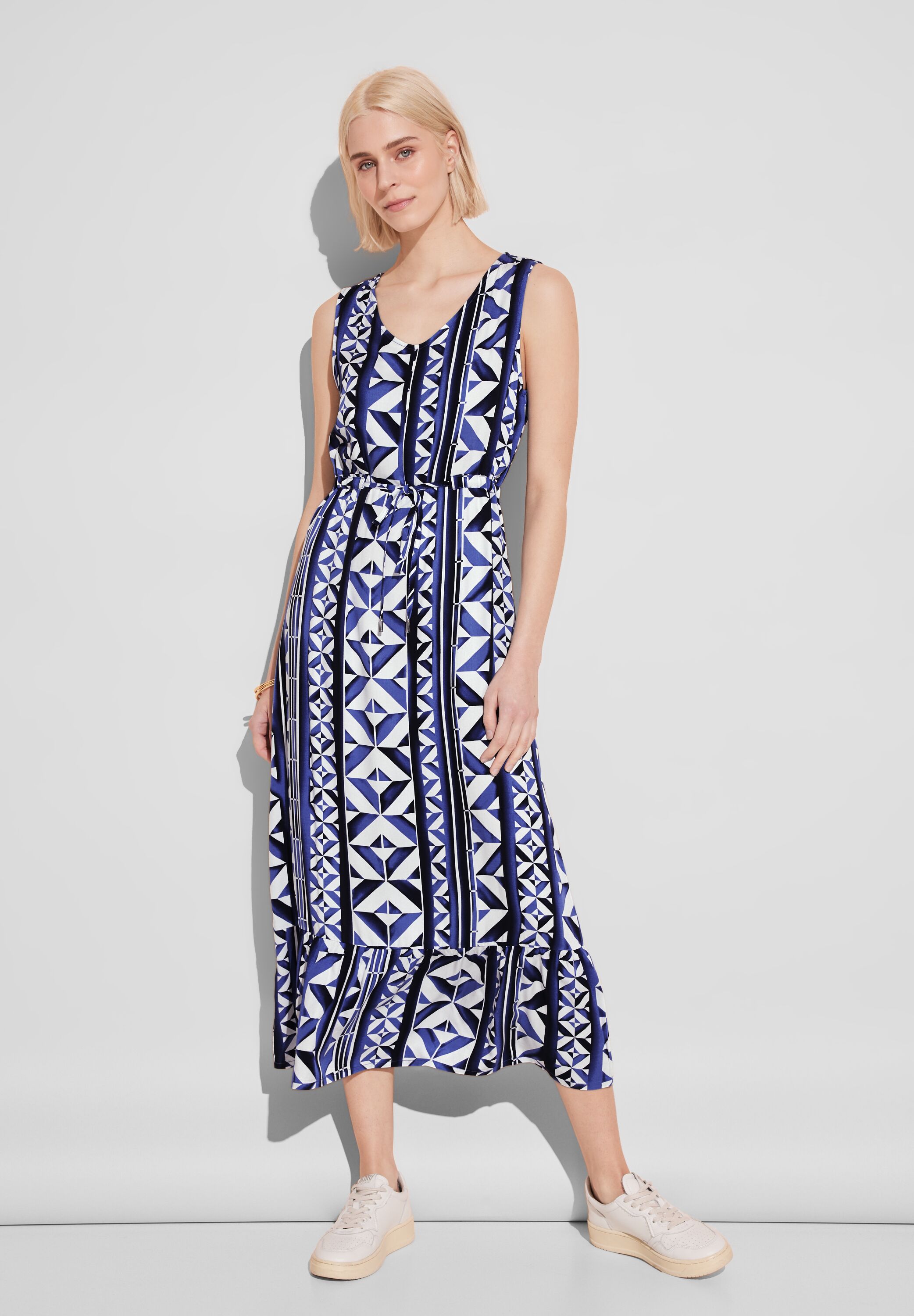 Maxikleid STREET ONE, Damen, Gr. 46, EURO-Größen, blau (intense cobalt blau), Stoff, 100% Viskose, bedruckt, gerade lang, V-Ausschnitt, Bündchen, Kleider Maxikleid, mit Tunnelzug an der Taille