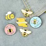 Bee Emaille Pins Homophonen Werden Art Sparen Bee Broschen Tasche Kleidung Revers Pin Rosa Runde