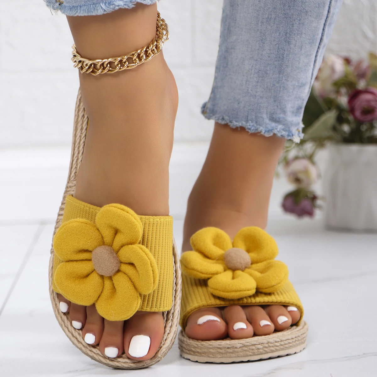 Damenmodetrend Große, rutschfeste, bequeme, flache Sandalen mit weicher Sohle Image
