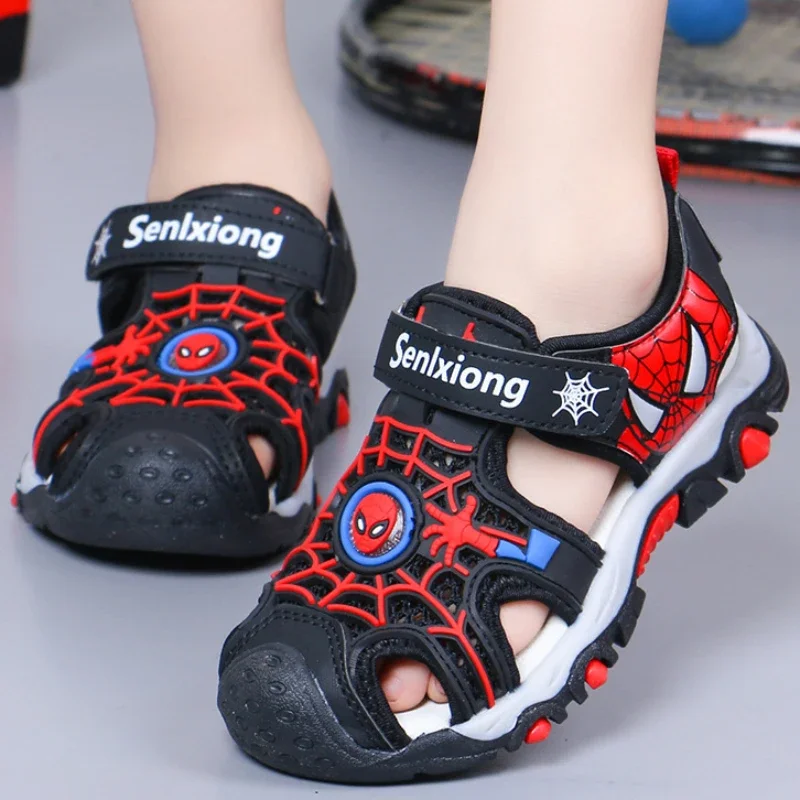 Disney atmungsaktive Sports andalen Sommer Cartoon Spiderman Sandalen für Jungen lässig Strands chuh weiche Sohle Kinderschuhe