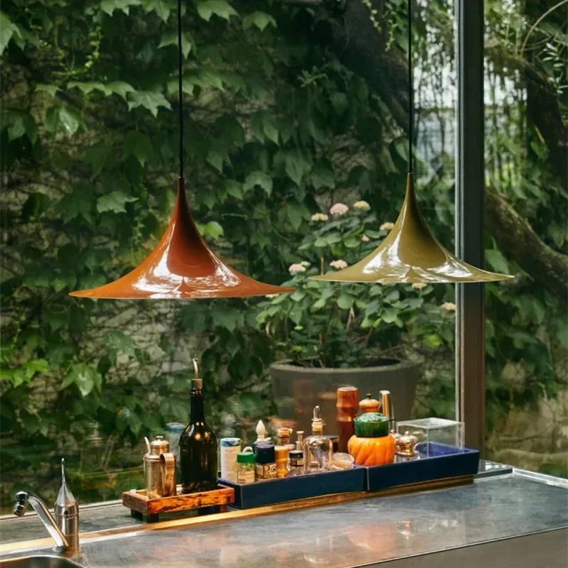 Skandinavien Pendelleuchte Hochwertige dänische Lampe Moderner minimalistischer Kronleuchter Bunte Lampe Bar Esszimmer Hängeleuchte Raumdekoration Image