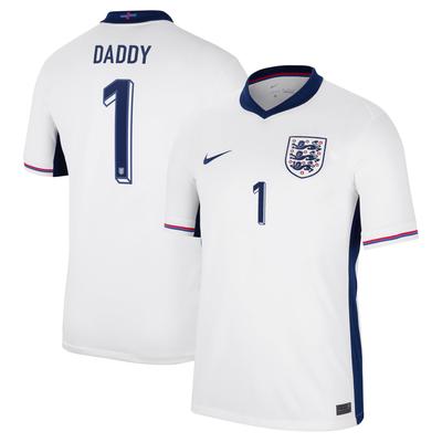 England Nike Stadium Heimtrikot 2024 mit Aufdruck DADDY 1 Image