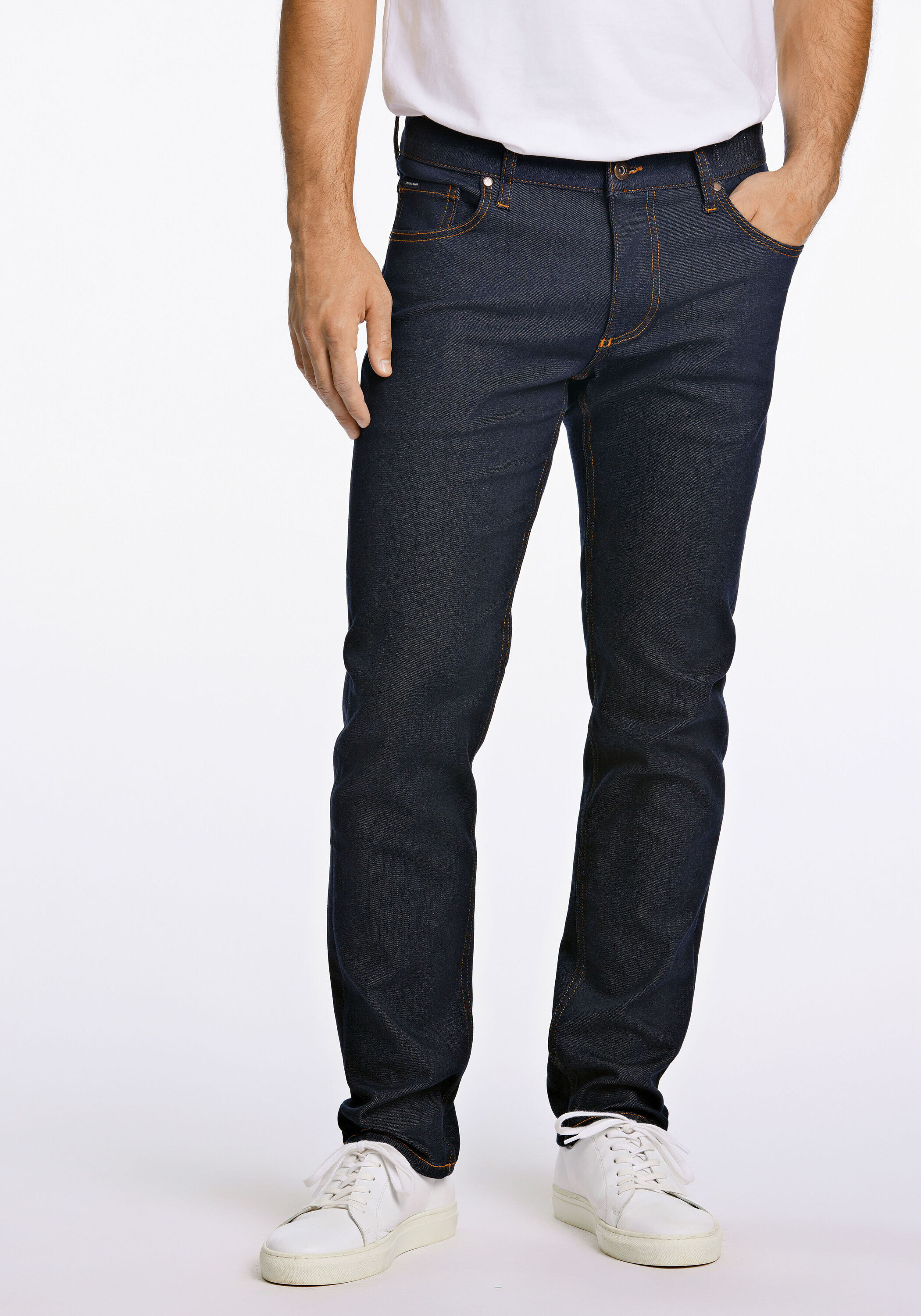 5-Pocket-Jeans LINDBERGH "Jeans Tapered Fit", Herren, Gr. 34, Länge 30, blau (stay blau), Obermaterial: 94% Baumwolle, 4% Polyester, 2% Elasthan, unifarben, gerade, unten schmal, Jeans 5-Pocket-Jeans Image
