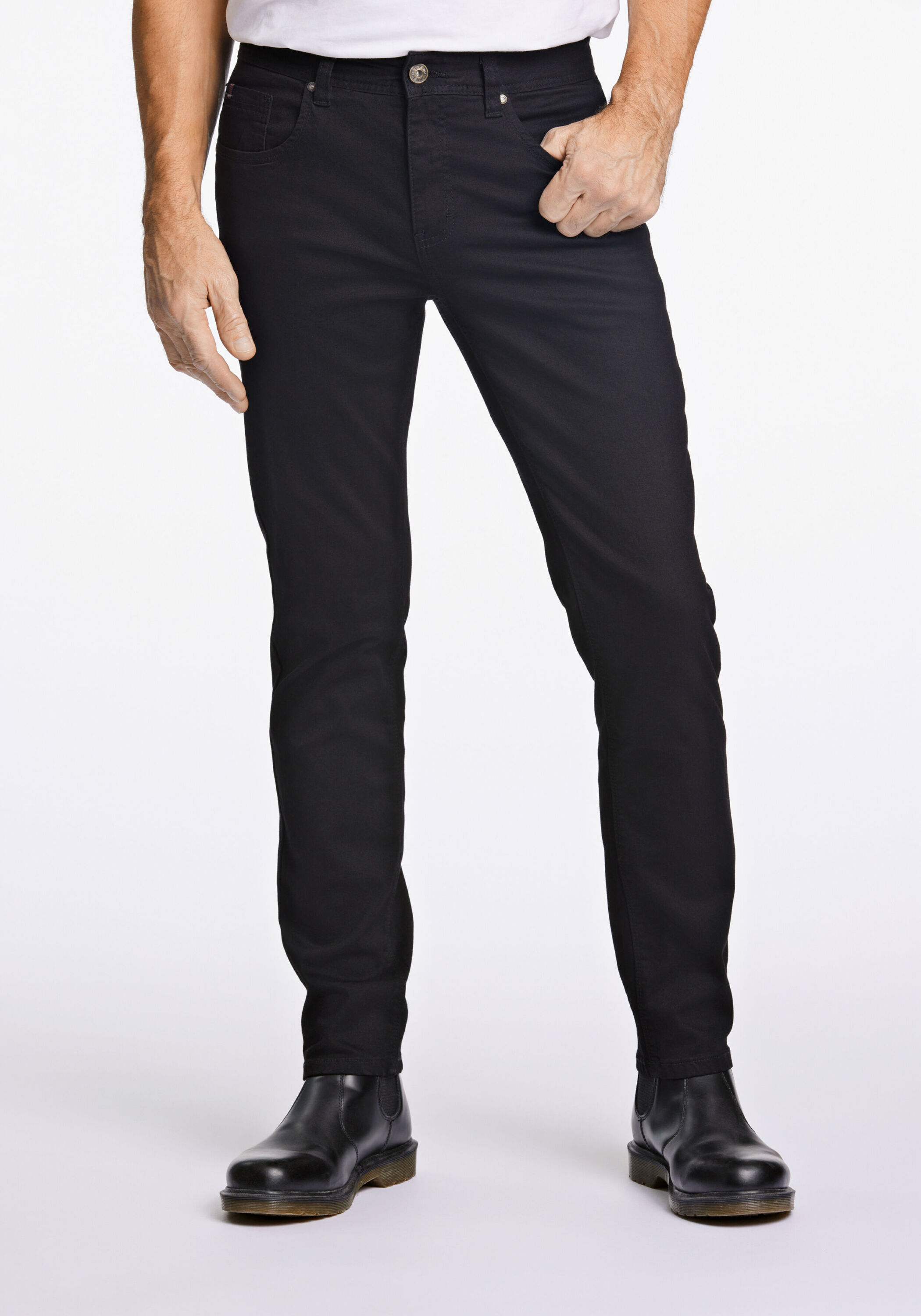 5-Pocket-Jeans BISON "Jeans Tapered Fit", Herren, Gr. 31, Länge 32, schwarz, Obermaterial: 63% Baumwolle, 34% Polyester, 3% Elasthan, unifarben, gerade, unten schmal, Jeans 5-Pocket-Jeans Image
