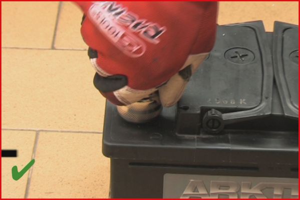 KS TOOLS Drahtbürste, Batteriepol-/Klemmenreinigung 700.1197 Image