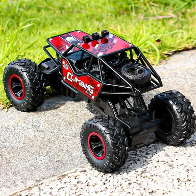 2.4G remote-controlled alloy off-road vehicle with long-distance lighting, rechargeable children's