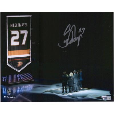 Signiertes Banner-Raising-Foto von Scott Niedermayer, Anaheim Ducks, 20,3 x 25,4 cm Image