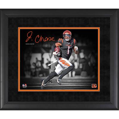 Ja'Marr Chase Cincinnati Bengals Faksimile Signatur gerahmt 11" x 14" Spotlight Foto Image