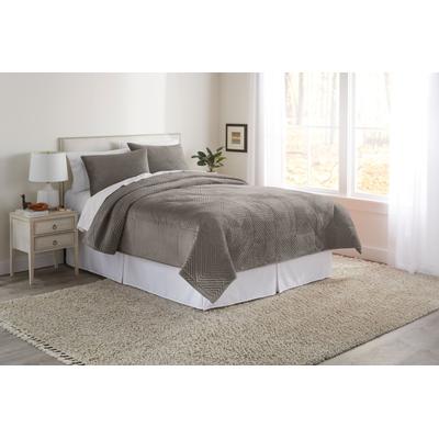 Geo Diamond Velvet Quilt by BrylaneHome in Dark Grey (Size FL/QUE)