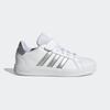 Sneaker ADIDAS SPORTSWEAR "GRAND COURT 2.0 KIDS", Gr. 35, weiß (cloud weiß, matte silber, cloud weiß), Synthetik, Textil, sportlich, Schuhe, Design auf den Spuren des adidas Superstar