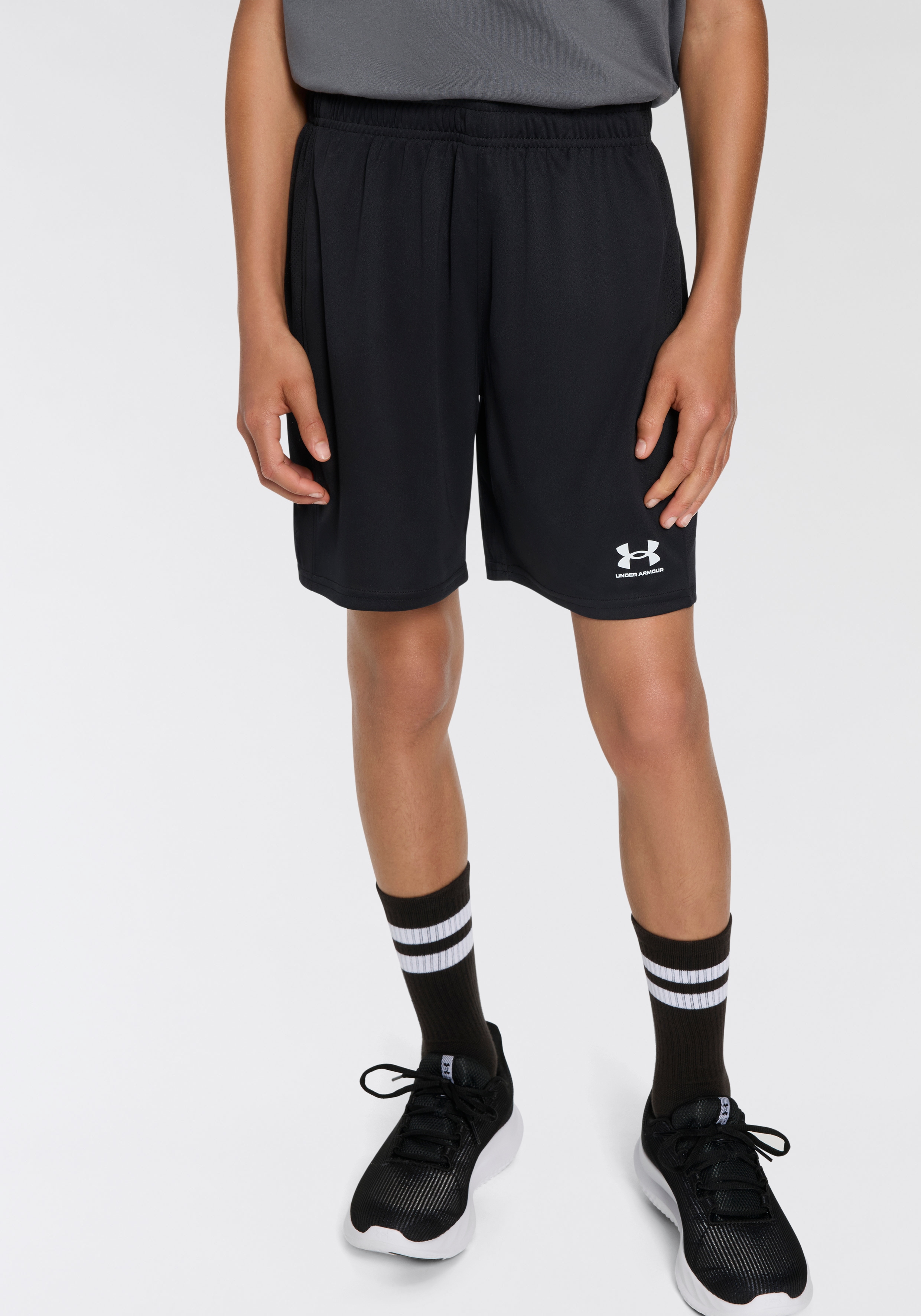 Trainingsshorts UNDER ARMOUR "CHALLENGER", Kinder, Gr. M (140/146), N-Gr, schwarz (schwarz 001), Obermaterial: 100% Polyester, Hosen, Für Kinder Image
