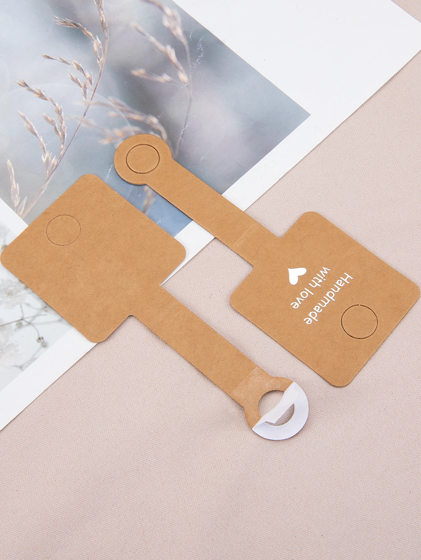 Cartes en Papier Kraft Adhésif, 50 Pièces, Carte Pliante pour Bricolage, Étiquettes d'Exposition de Bijoux, Collier, Bracelet, Accessoire pour Cheveux, Étiquette de Vente au Détail