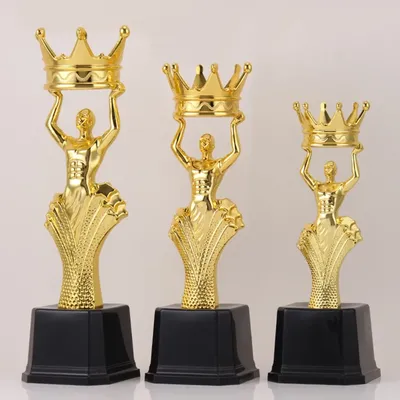 Kunststoff-Auszeichnungstrophäe, Krone, goldener Gewinner, Trophäe, Spielzeug, singend, tanzend, Wettbewerb, Basteln, Souvenirs, Belohnungspreisbecher Image