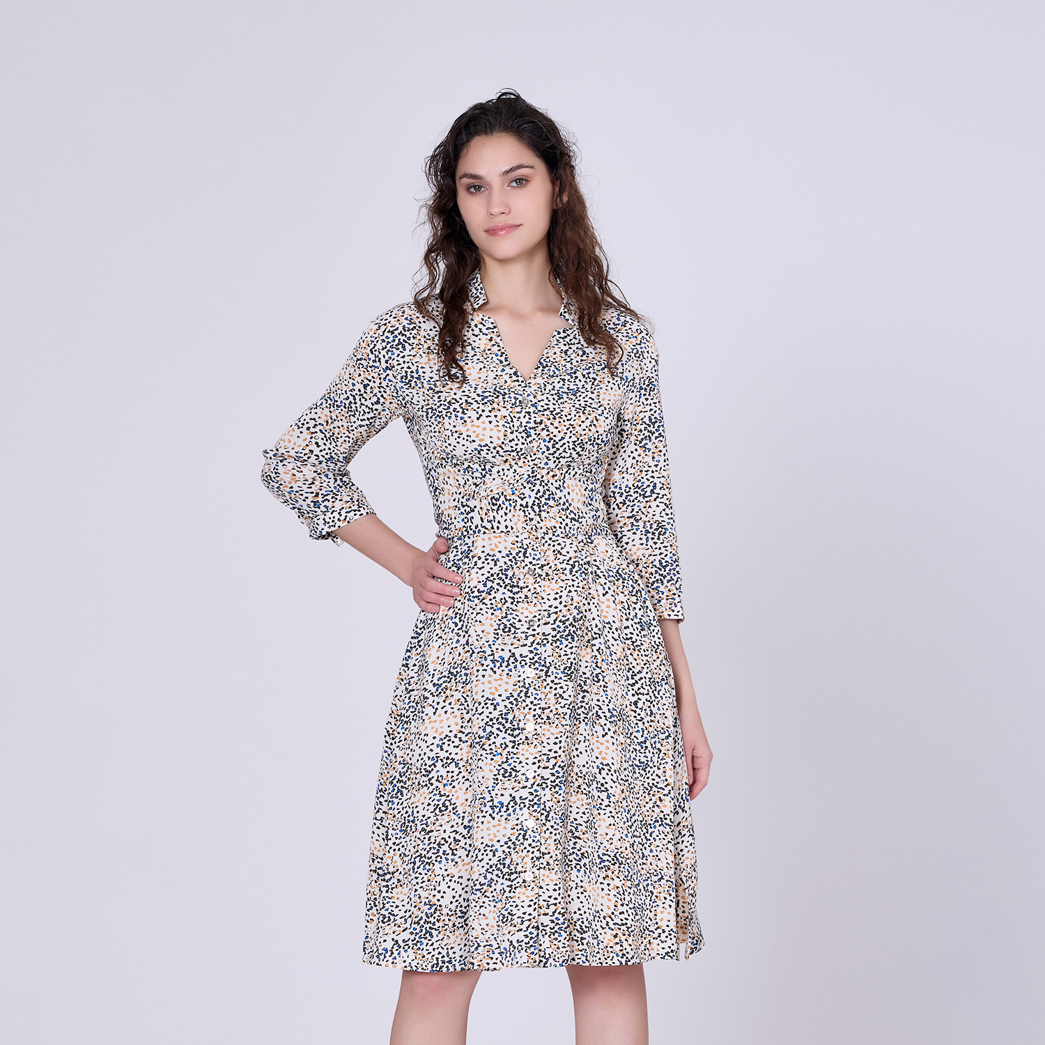 Minimalistisches bedrucktes Teekleid und 3/4-Ärmel Image