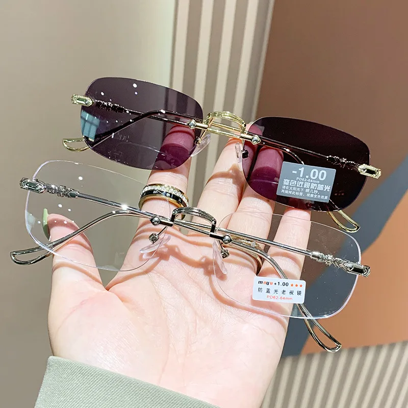 KLASSNUM Männer Randlose Anti-Blaues Licht Gläser Photochrome Gläser Frauen Legierung Rahmen Ultra Licht Computer Brille Sonnenbrille 2025 Image