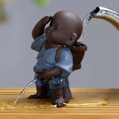 Zisha Teesieb pinkeln kleine Mönch Dekoration kreative Pisse Kind Puppe Spray Keramik Charakter Image