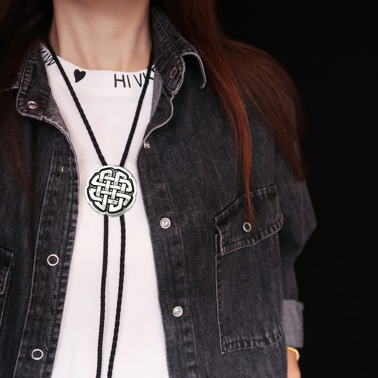 Nen Western Keltisches Muster Knoten Native Indian Totems Anhänger Leder Rodeo Bola Krawatte Gravata Männer Bolo Krawatte Schmuck Zubehör Image