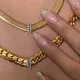 Collana a catena a maglie cubane con pietre preziose colorate, collana a forma di V in acciaio inossidabile per donne, delicati gioielli minimalisti, gioiello non tarnastro