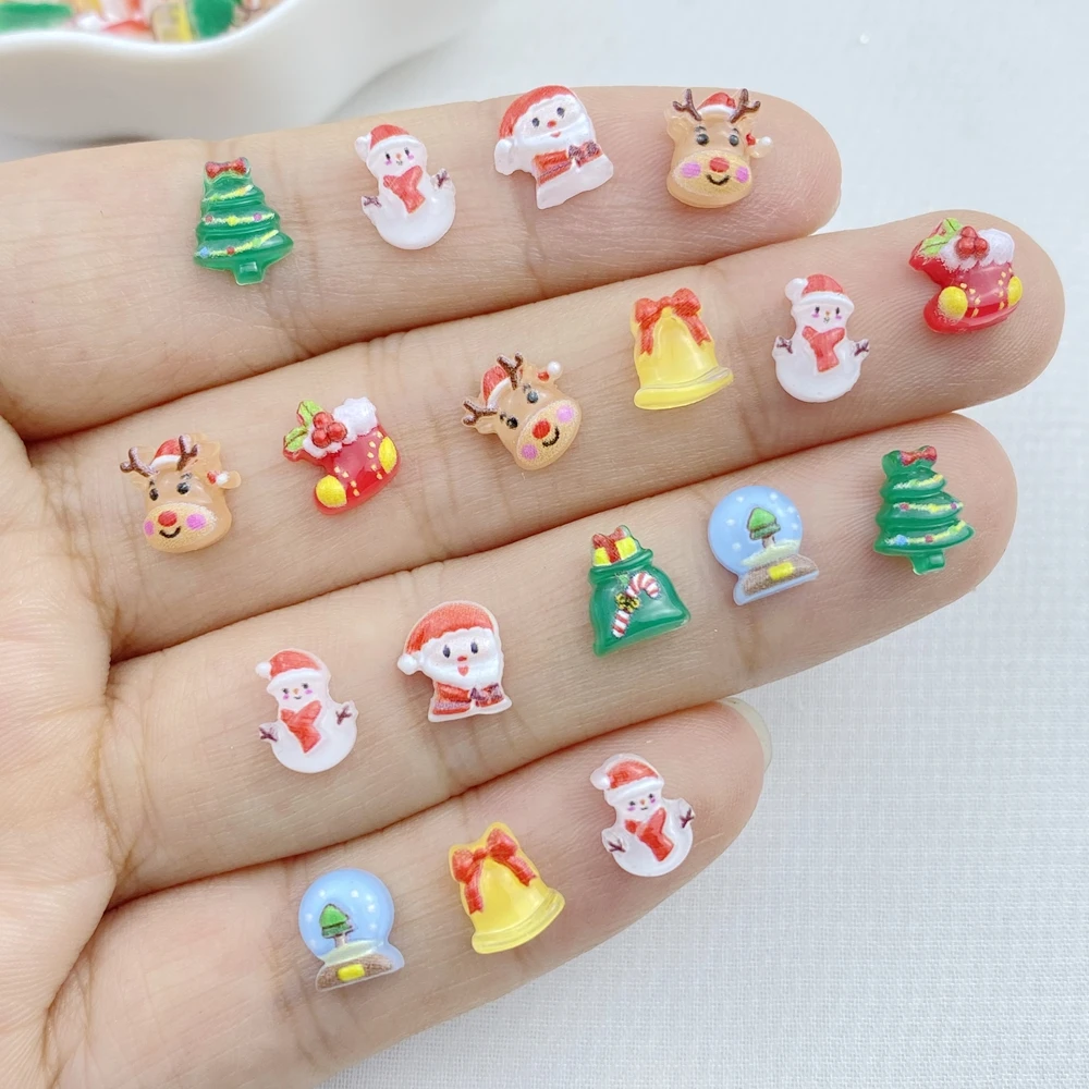 100 Stück niedlichen Harz kleinen Weihnachts baum, Schneemann, kostenloser Versand Flat Back Ornament Schmuck machen Maniküre Haar bekleidung Zubehör Image