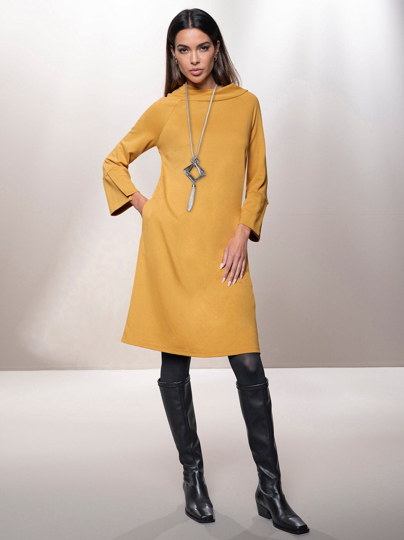 Jerseykleid HEINE "Jersey-Kleid", Damen, Gr. 36, Normalgrößen, gelb (ocker), 70% Viskose, 25% Polyamid, 5% Elasthan, unifarben, kurz, Kleider Image