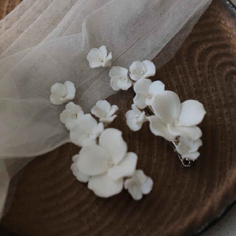 Braut Haarspange Keramik Blume Haarnadel Hochzeit Haarschmuck Weiße Blumen Haarspangen für Frauen Mode Tiaras Ehe Schmuck Image