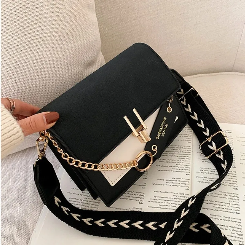 Sac à bandoulière asymétrique épaule dénudée pour femme, version coréenne, petit sac carré mat contrasté, à la mode, automne et hiver