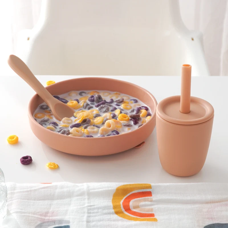 2 teile/satz Silikon Baby Fütterung platte Geschirr für Kinder wasserdichte Saugnäpfe mit Löffel Kinder trainieren Baby Zeug Image