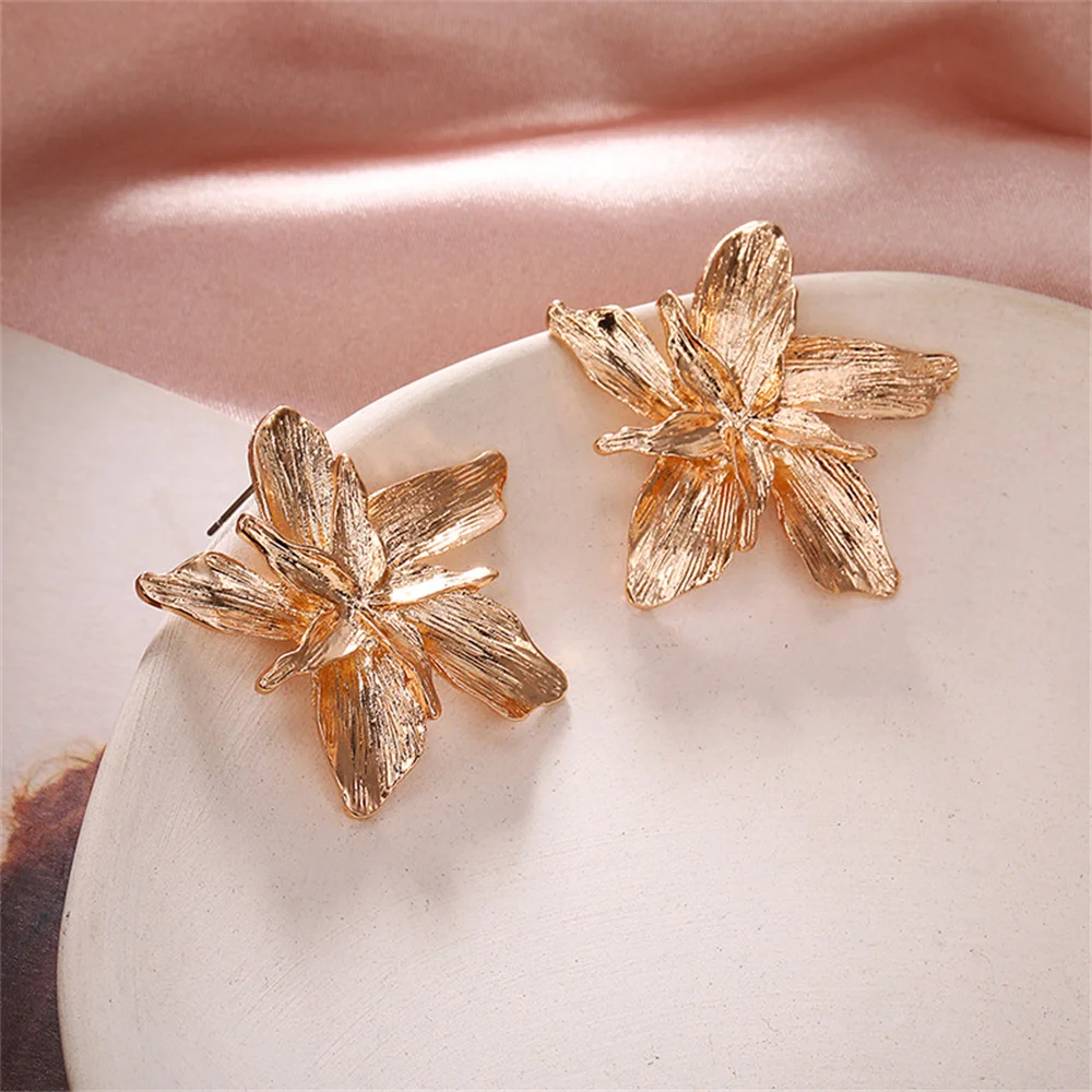 Übertrieben Große Blume Stud Ohrring Trendy Legierung Gold Farbe Ohrringe Für Frauen Mode Schmuck Party Ohrringe Geschenk Image