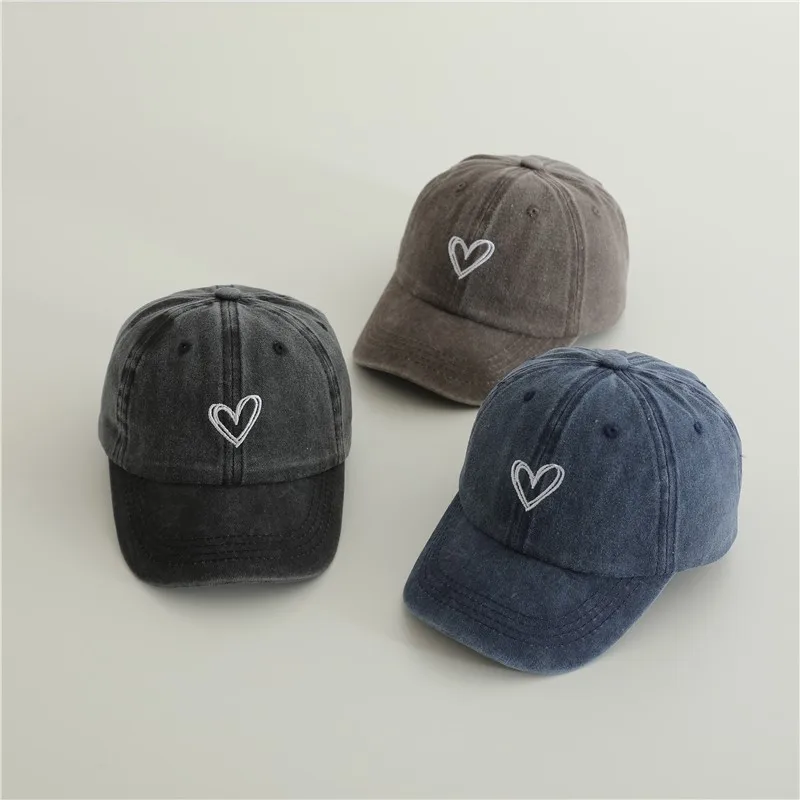 Neue Baby Stickerei Liebe Baseball Hüte Retro Junge Mädchen Sonnenschutz Hut solide Kinder Peaked Cap Outdoor Urlaub Kinder Baumwolle Kappen Image