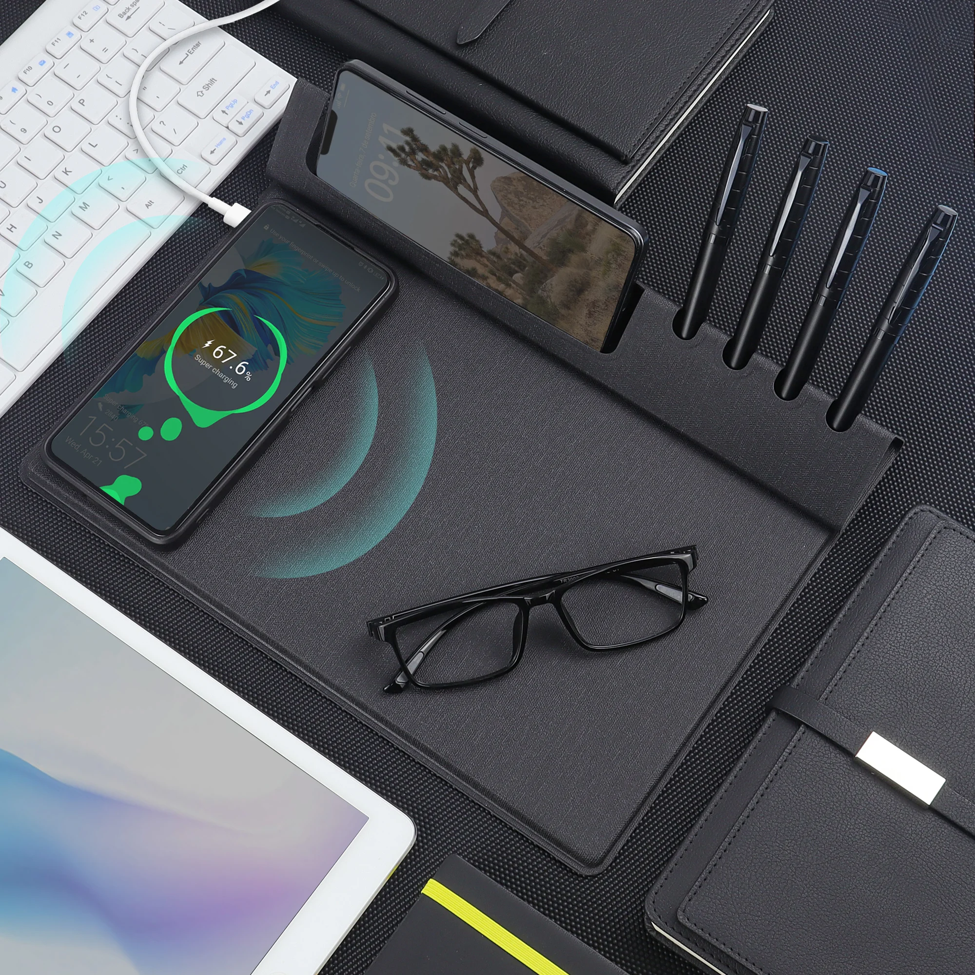 Multifunktionaler Büro-Schreibtisch-Organizer mit Telefonständer, Stiftaufbewahrung, kabelloses Laden und Mauspad – elegantes Lederdesign