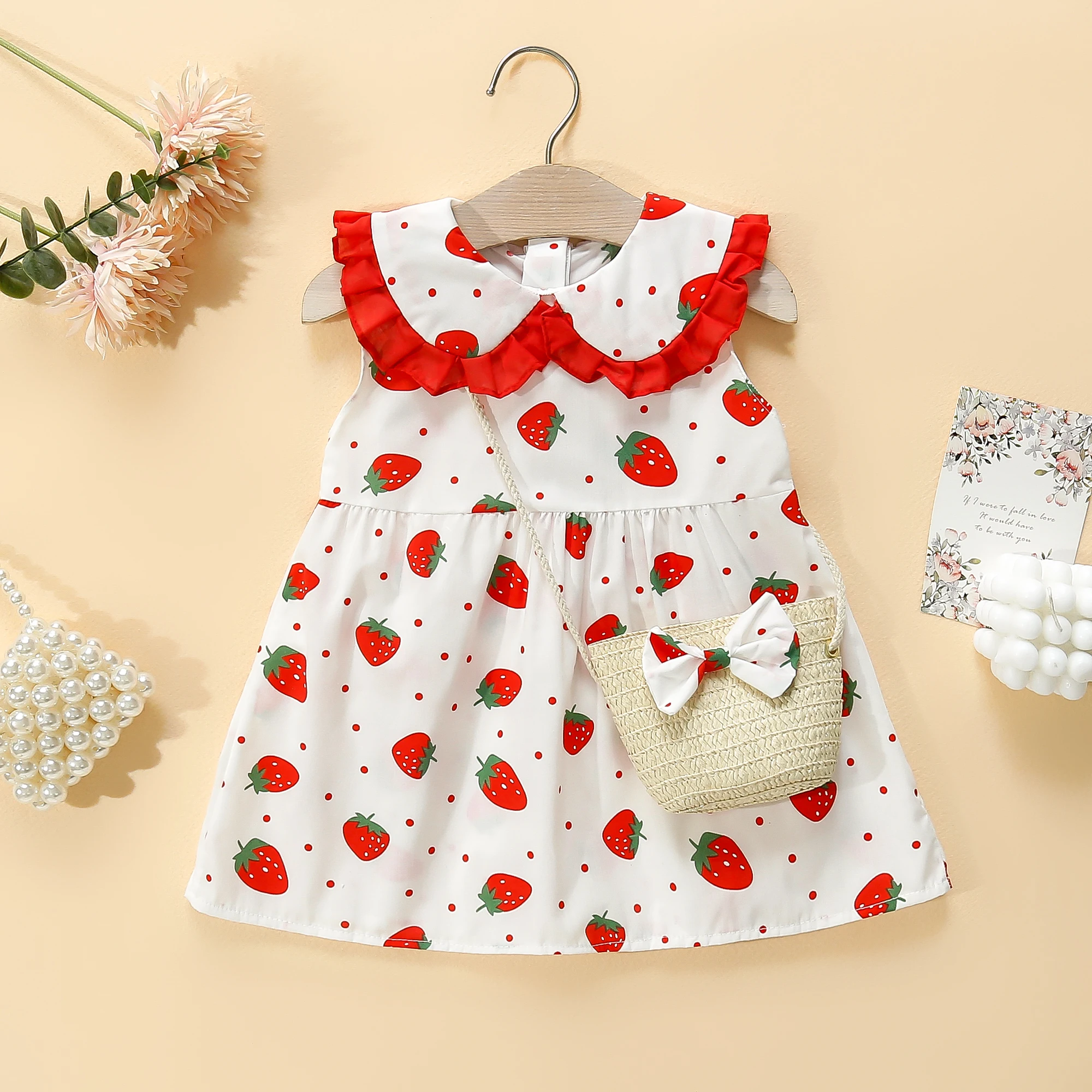 Sommer neues Mädchen Baby kleid mit Revers Spitze und Spitze Spitze Revers Erdbeer Punkt Tasche Landschaft Stil süße Prinzessin Kleid Image