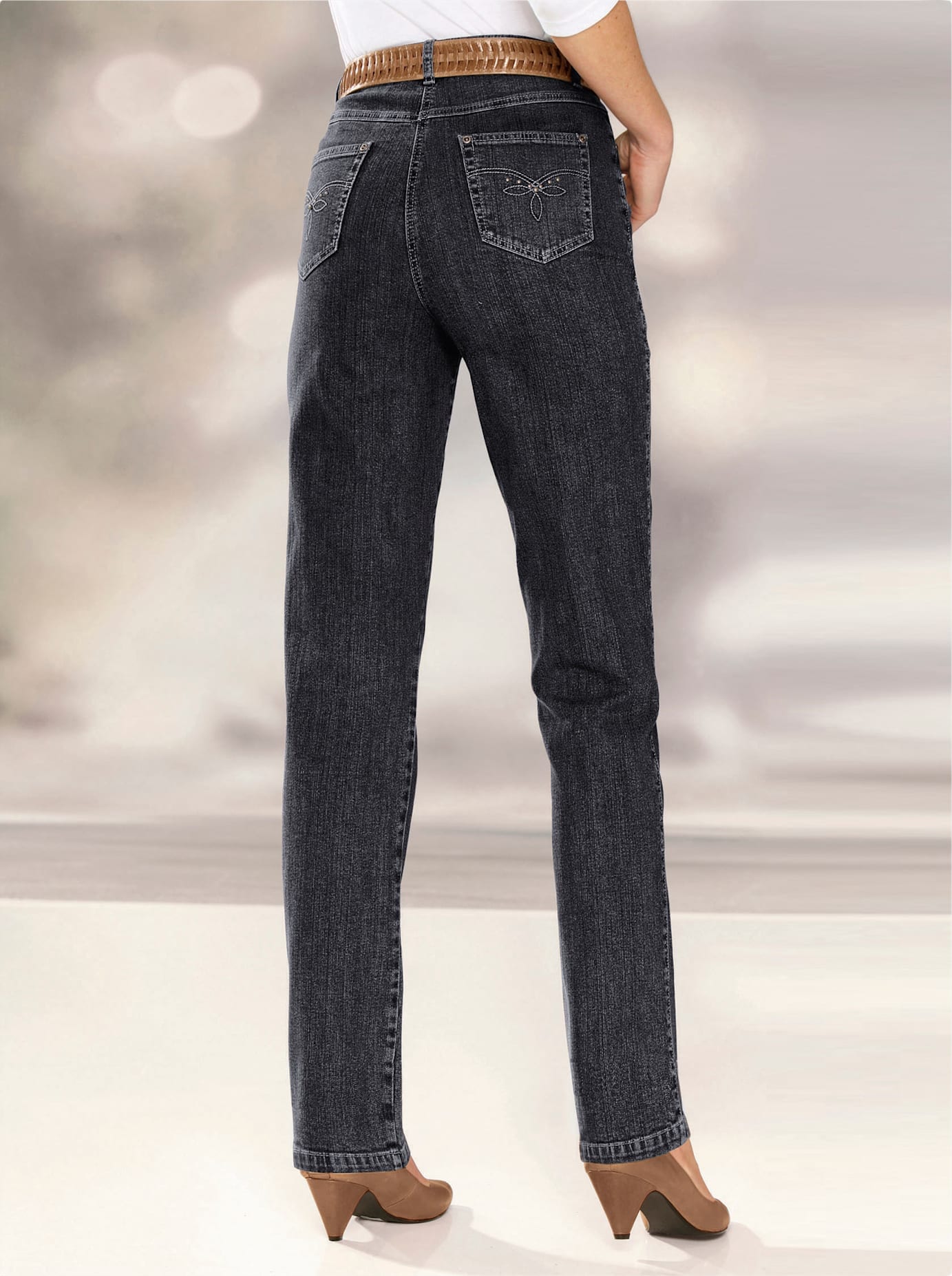 5-Pocket-Jeans CASUAL LOOKS, Damen, Gr. 245, Extrakurzgrößen, schwarz (schwarz, denim), 78% Baumwolle, 20% Polyester, 2% Elasthan, unifarben, lang, Jeans, Topseller Image