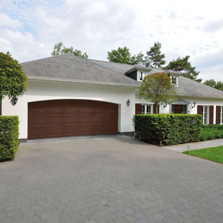 HÖRMANN Sektionaltor LPU42 mit Zarge S-Sicke terrabraun, Zarge mit N-Beschlag, 2375x2125 mm Image