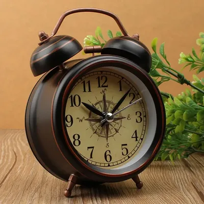 Vintage Night Light Alarm Clock European Retro Metal Alarm Clock Bedside Mute Needle Table Clock