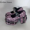 Rosa karierte Niet Schnalle Riemen Pumps runde Zehen klobige Absätze flache Punk Frauen Mary Jane Gothic Style Plus Size Schuhe 2024 Trend