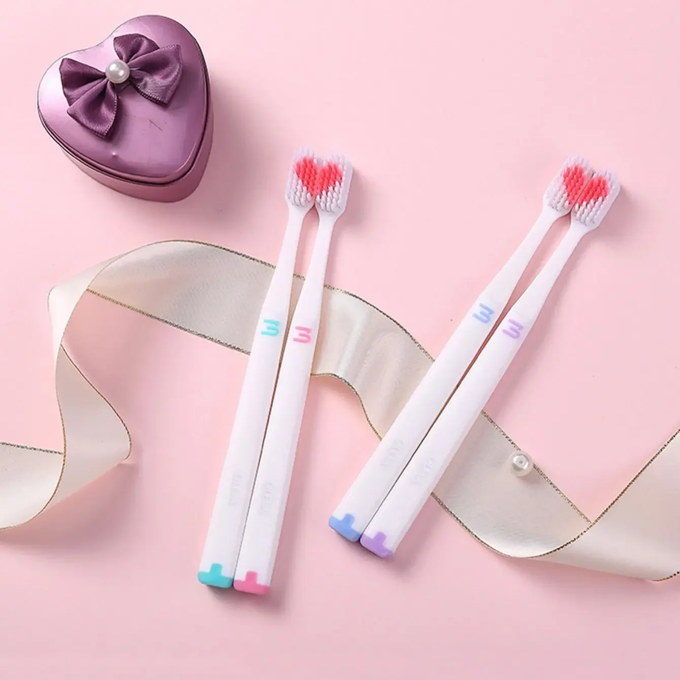2 Stück – Love Couple Zahnbürste zur feinen Haarreinigung – zufällige Farbe Image