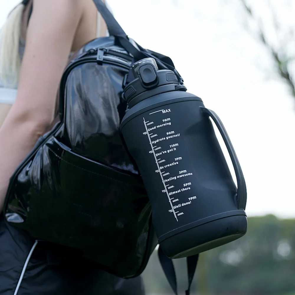 2L Silikon Faltbare Wasser Flasche Große Kapazität BPA FREI Sport Wasser Tasse Mit Griff Tragbare Für Erwachsene Gym Sport Im Freien Image