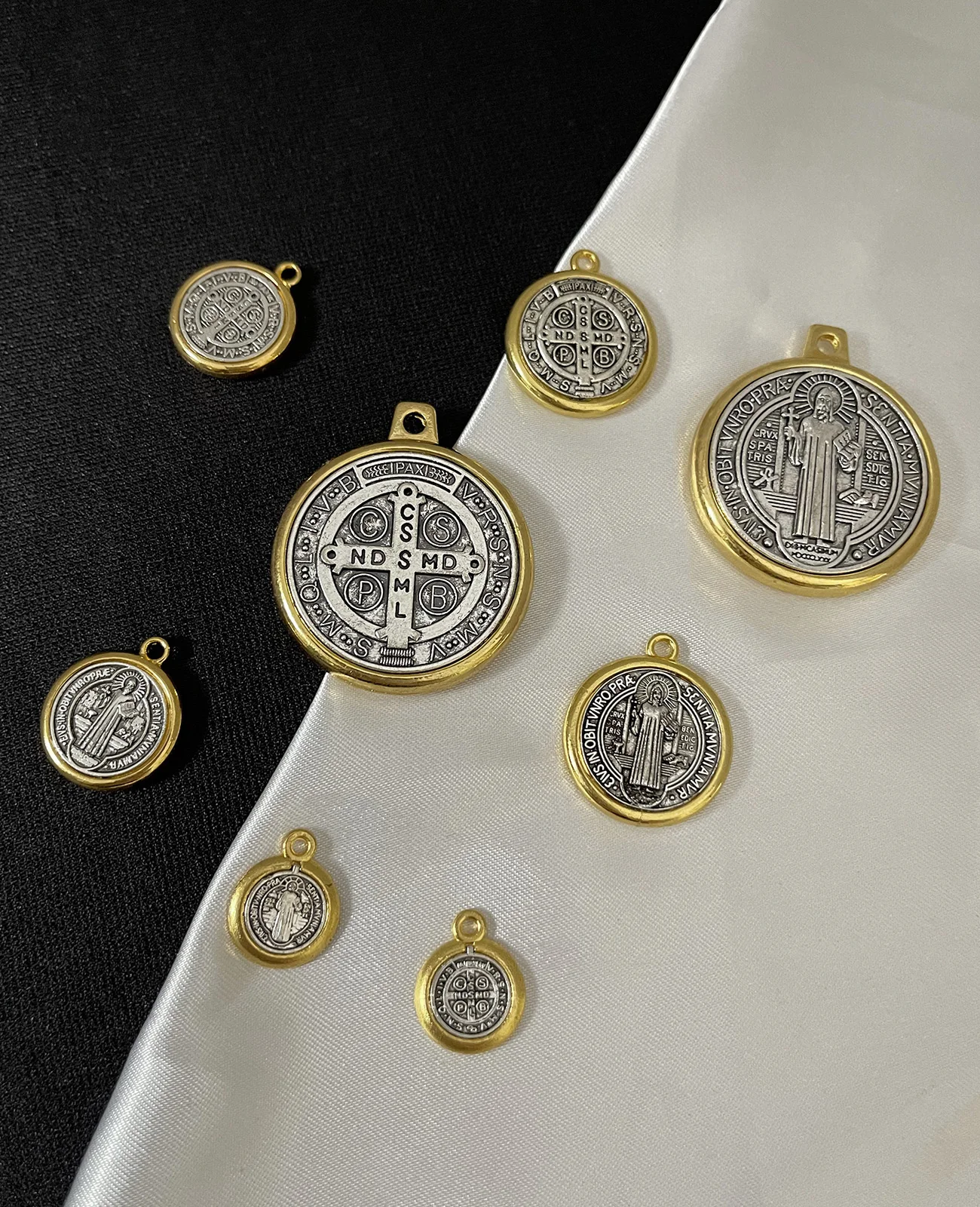Exorzismus St.Benedikt Medaille Set Christian CSPB Saint Benedict Kreuz Anhänger für Halskette DIY Schmuck Zubehör Image