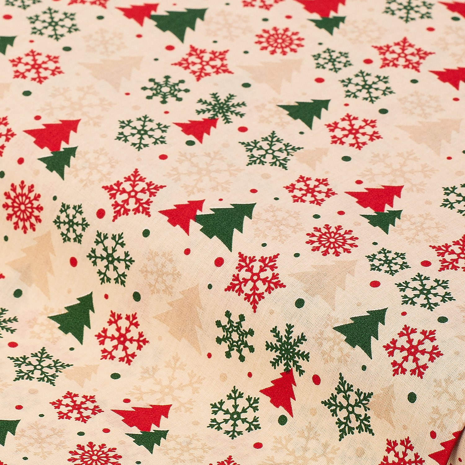 Tissu coton "sapins et flocons", crème/coloré, série "Mona