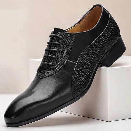 Rote Oxford-Schuhe aus hochwertigem Rindsleder für Herren – klassische, formelle Lederschuhe mit Schnürung und strukturierten Details für besondere Anlässe Image