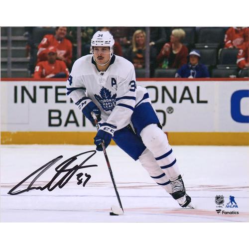 Auston Matthews, Toronto Maple Leafs, signiertes Foto, 20,3 x 25,4 cm, horizontales Eiskunstlauf-Foto in weißem Trikot