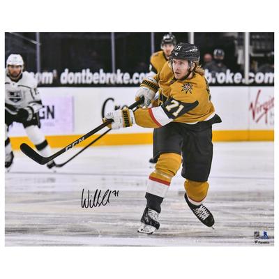 Signiertes Foto von William Karlsson von den Vegas Golden Knights (16 x 20 Zoll) in goldenem Trikot beim Shooting Image