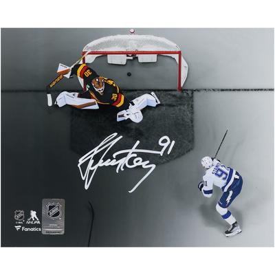 Steven Stamkos, Tampa Bay Lightning, signiertes 8 x 10 Zoll großes Spotlight-Foto mit seinem 500. Tor Image