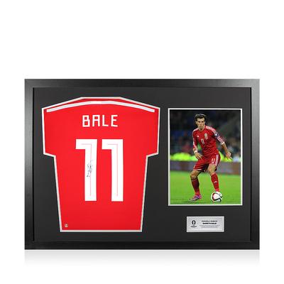 Offizielles UEFA 2024-Heimtrikot von Gareth Bale, auf der Rückseite signiert und im Heldenrahmen, Wales 2013–15 Image